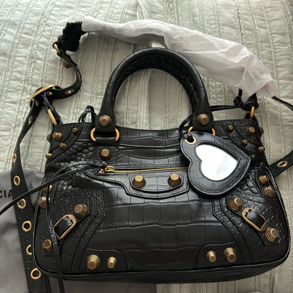 Balenciaga Neo Cagole Tote M, NWT, authentic, beautiful